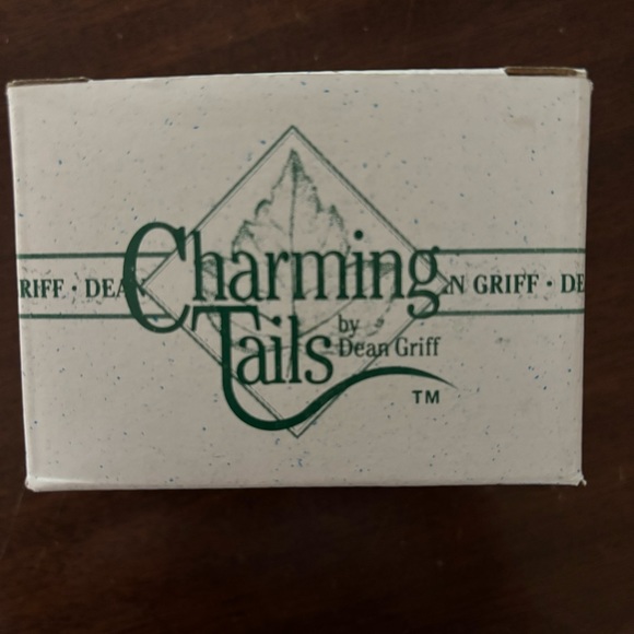 Dean Griff Charming Tails "Easter Parade Ornament "- bunny with egg balloons - Picture 4 of 4